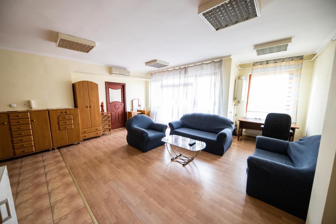 Appartement Elit Apartman à Debrecen Extérieur photo